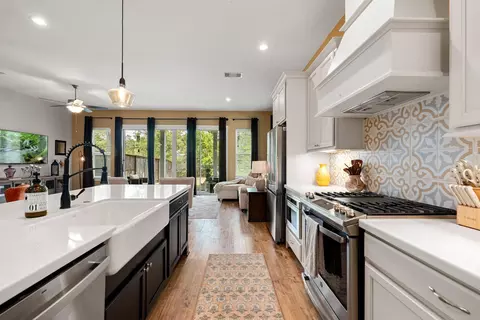 Kitchen - 74 Dobbs View Ln, Spring, TX 77389 photo 1 of 6