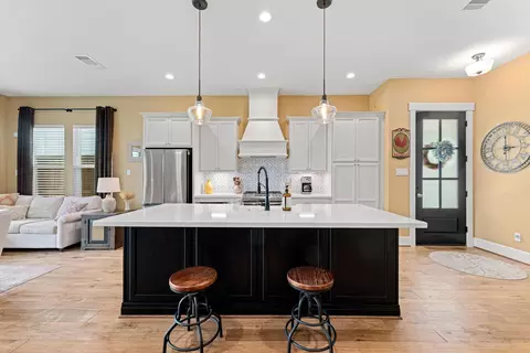 Kitchen - 74 Dobbs View Ln, Spring, TX 77389 photo 3 of 6
