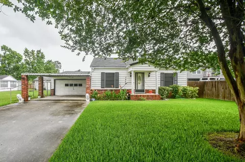 7409 S Hall St S, Houston, TX 77028