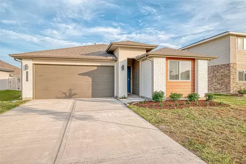 14530 Rain Tree Dr, Baytown, TX 77523