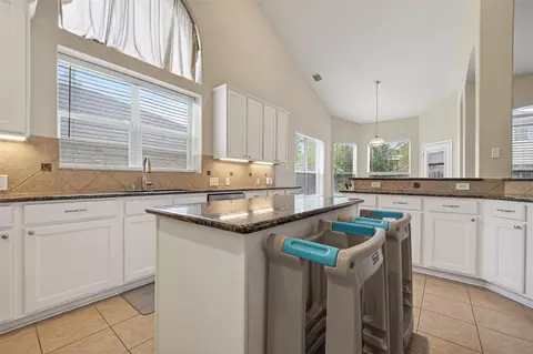 Kitchen - 3219 Legends Mist Dr, Spring, TX 77386 photo 4 of 5