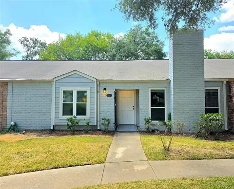 11805 Southlake Dr, Houston, TX 77077