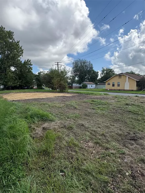 1408 Prairie St, Beaumont, TX 77701