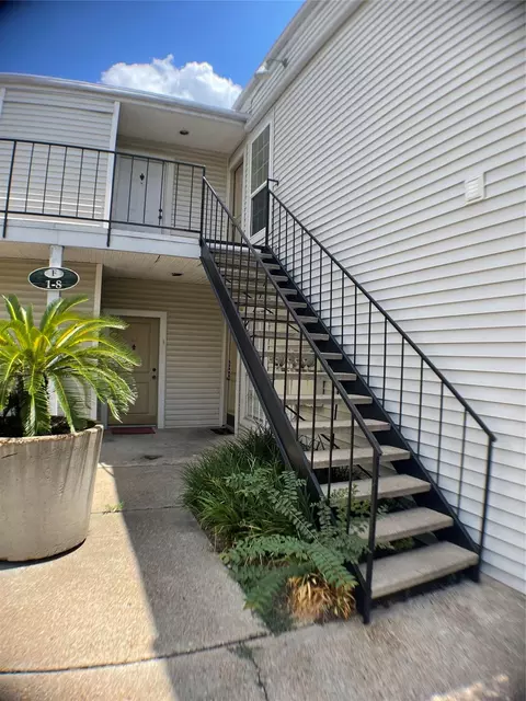 9809 Richmond Ave #F8, Houston, TX 77042