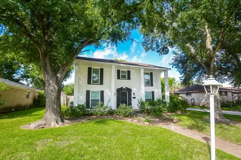 10910 Sagevale Ln, Houston, TX 77089