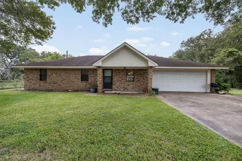 1081 Shirley Oaks St, Columbus, TX 78934