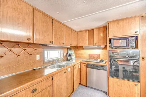 Kitchen - 122 N Panuco Dr, Trinity, TX 75862 photo 1 of 1