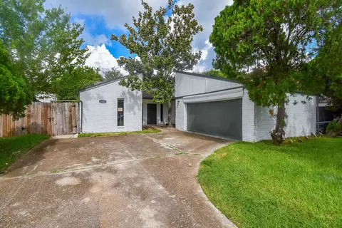 2802 Ashford Oak Dr, Houston, TX 77082