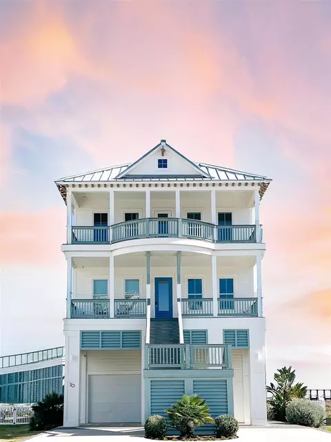 70 Grand Beach Blvd, Galveston, TX 77550