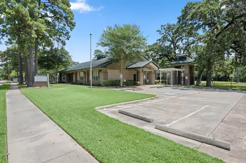 Exterior - 3915 Snag Ln, Spring, TX 77388 photo 9 of 11