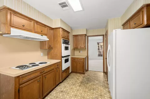 Kitchen - 3915 Snag Ln, Spring, TX 77388 photo 2 of 4