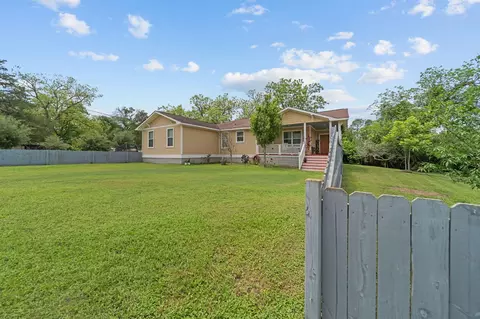 202 Sweed St, Brenham, TX 77833