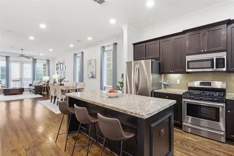 2411 Beall St, Houston, TX 77008