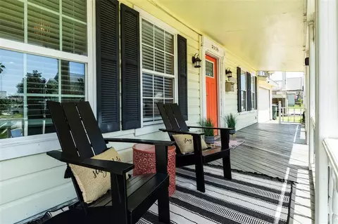 2114 57th St, Galveston, TX 77551