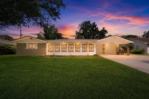 2202 French Pl, Baytown, TX 77520