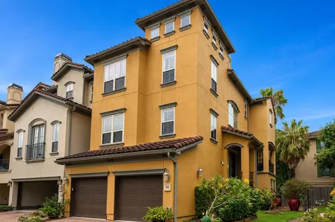 16 Elderwood Dr, Houston, TX 77058