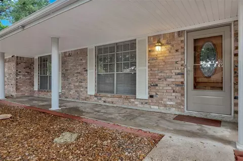 1104 Hillcrest Dr, Conroe, TX 77301 photo 1