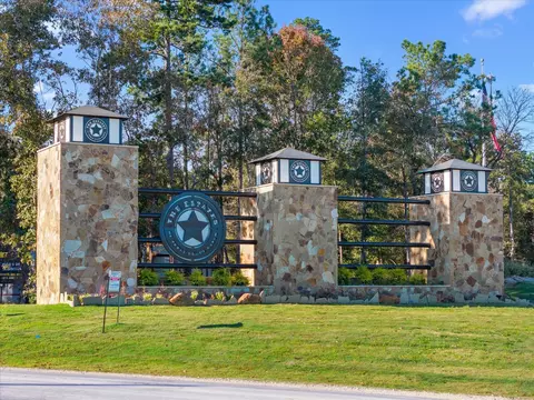 195 Bunkhouse Rd, New Waverly, TX 77358