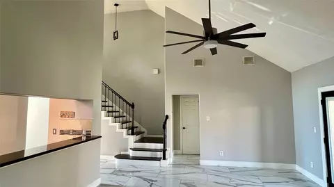 14802 Belterraza Dr, Houston, TX 77083