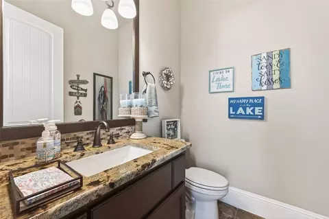 Bath - 18203 Sandy Beach Ct, Cypress, TX 77433 photo 6 of 6