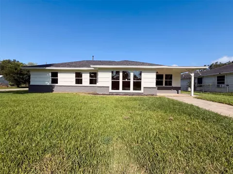 118 S Ringgold St, West Columbia, TX 77486