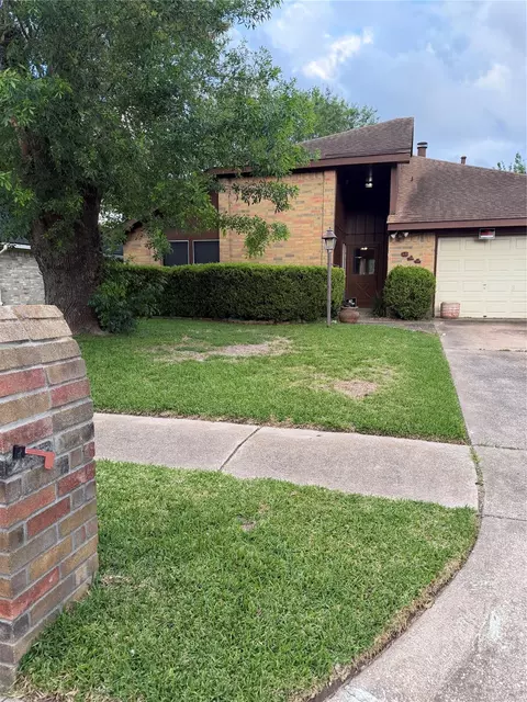 314 Capehill Dr, Webster, TX 77598