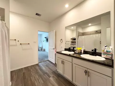 Bath - 5226 Castlebury Meadows Dr, Spring, TX 77373 photo 2 of 4