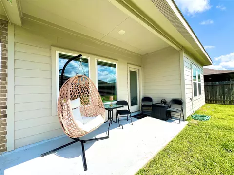Exterior - 5226 Castlebury Meadows Dr, Spring, TX 77373 photo 4 of 5