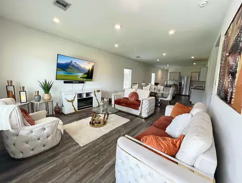 Living - 5226 Castlebury Meadows Dr, Spring, TX 77373 photo 2 of 2