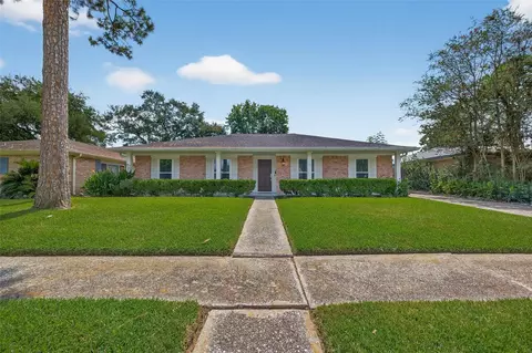 9327 Meadowcroft Dr, Houston, TX 77063
