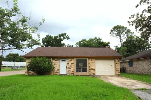601 E Plum St, Angleton, TX 77515 photo 1