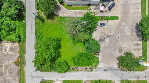 3495 Des Chaumes St, Houston, TX 77026
