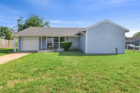 6651 Crestmont St, Houston, TX 77033