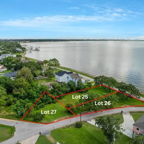 3422 Miramar Dr, Shoreacres, TX 77571