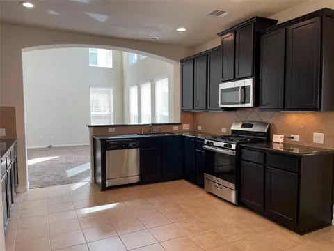 Kitchen - 627 Oak Circle Dr E, Conroe, TX 77301 photo 1 of 3