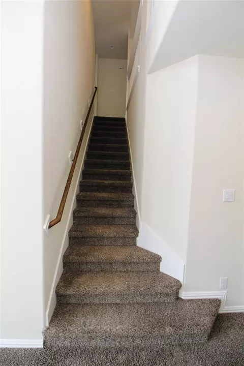 Entry Way - 627 Oak Circle Dr E, Conroe, TX 77301 photo 2 of 3