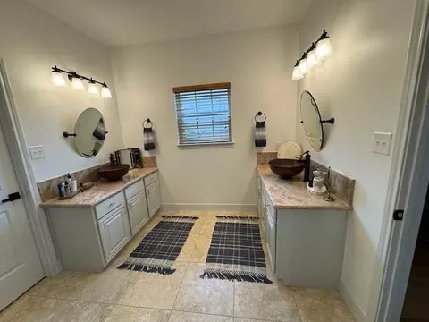 Bath - 133 Greenway Dr, Trinity, TX 75862 photo 5 of 6
