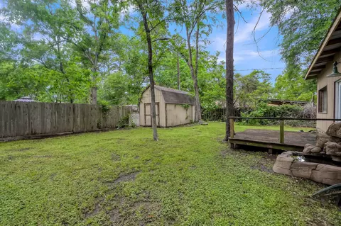 Exterior - 403 Spring Woods Dr, Spring, TX 77386 photo 6 of 9