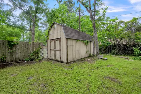 Exterior - 403 Spring Woods Dr, Spring, TX 77386 photo 5 of 9