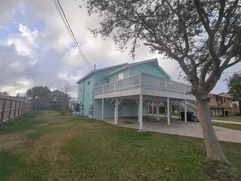 1010 22nd St, San Leon, TX 77539
