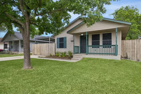 10821 Deaf Smith St, La Porte, TX 77571