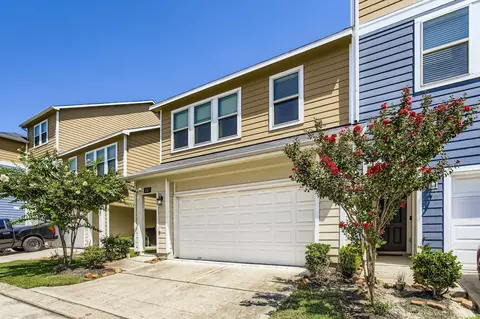 3527 Topango Dr, Pasadena, TX 77504