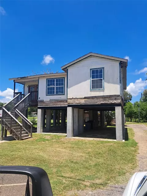 6106 Highway 6, Hitchcock, TX 77563
