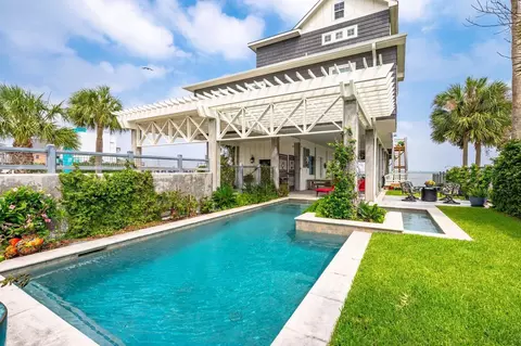 12 Tiki Cir, Tiki Island, TX 77554
