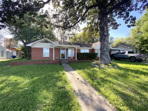 1016 Pecan St, Huntsville, TX 77320