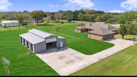 131 Happy Hollow St, Alvin, TX 77511