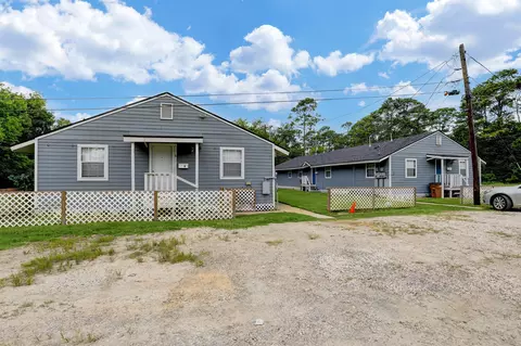 2322 Central St, Dickinson, TX 77539
