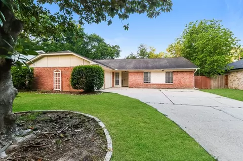 25215 Lynbriar Ln, Spring, TX 77373 photo 1