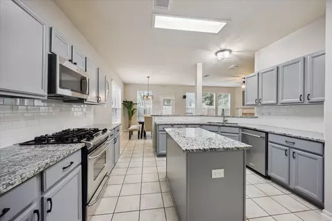 Kitchen - 606 Pine Walk Trl, Spring, TX 77388 photo 2 of 3