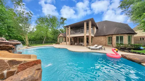 6102 Logan Creek Ln, Sugar Land, TX 77479